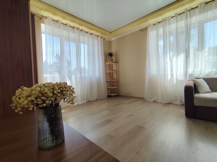 Велика 1-кімнатна квартира з ремонтом, меблями! Оформлення 2% - фото 1