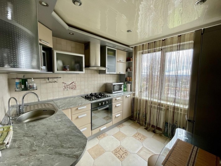 Продам 3-х комнатную квартиру - фото 1