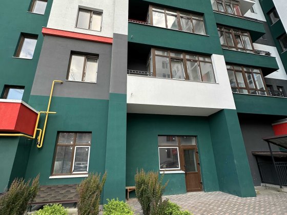 Велика двокімнатна квартира  з терасою Буча