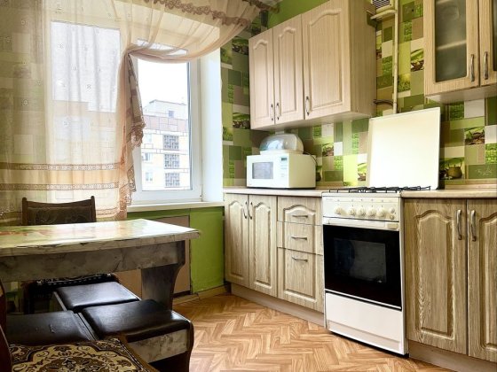 2-х кімн Даманський, гер Маріуполя, 20, 6/9 Меблі, Техніка Кривой Рог