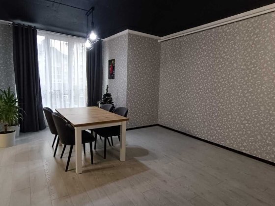 Простора квартира 1й поверх, газове опалення.  З меблями та техникой! Ірпінь