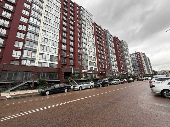 Чотирикімнатна, дворівнева квартира в ЖК Княгинин. - фото 1