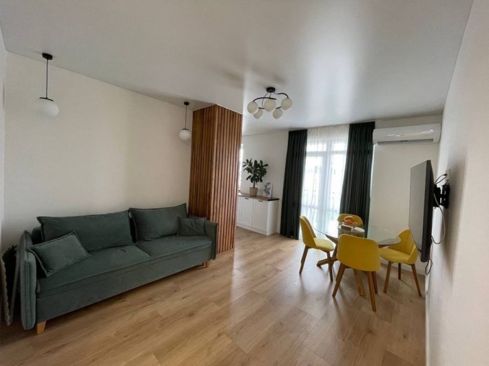 Липки 2 км з кухнею студією - фото 1