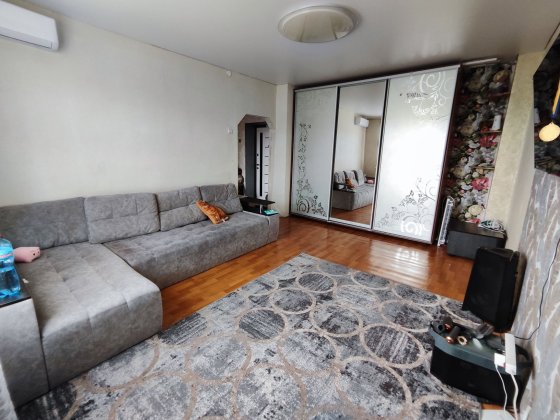 Продається квартира,район Більшовик Кривой Рог