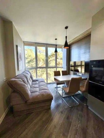 Продам 2к квартиру з видом на крони, середній поверх. Гарний ремонт. - фото 1