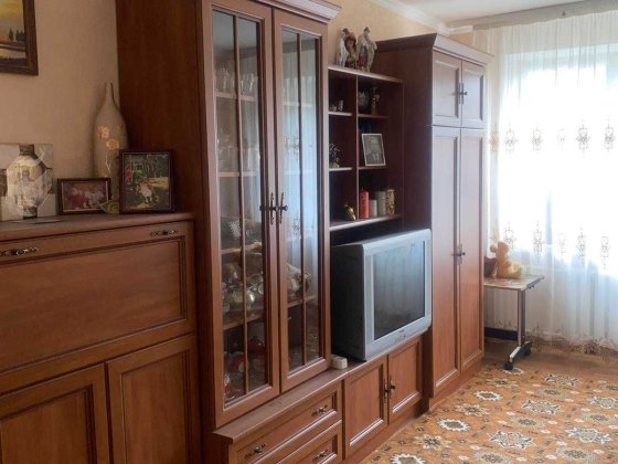 Продається 2х кімнатна квартира по пр. Відродження в хорошому стані. Луцк