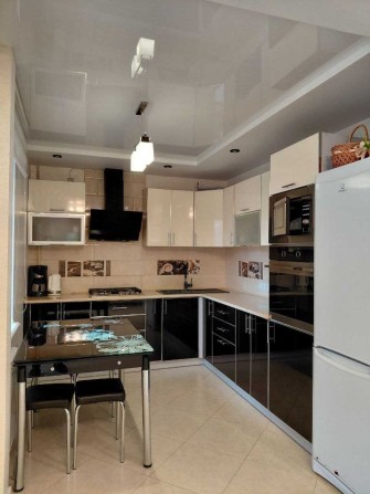 Простора квартира у зручному районі Луцька! - фото 1