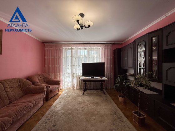 Простора 4-кімнатна квартира в цегляному будинку! Луцк