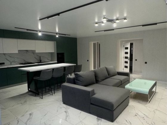 Продам 2-х кімнатну квартиру в центрі міста з ремонтом Ивано-Франковск