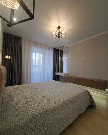 Двокімнатна квартира в центрі міста з новим ремонтом! Терміново! - фото 1