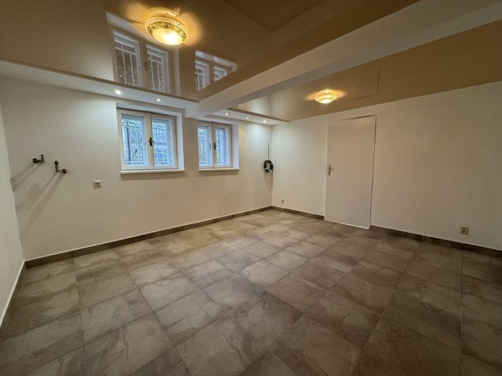 2к в ЦЕНТР , напівцокольне приміщення - фото 1