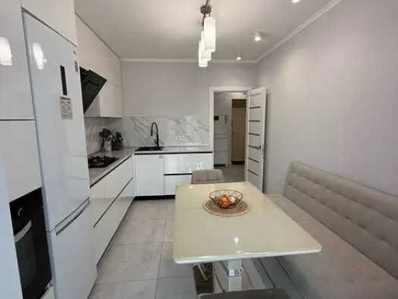 Велика 1-кімнатна квартира з ремонтом і меблями! Ивано-Франковск