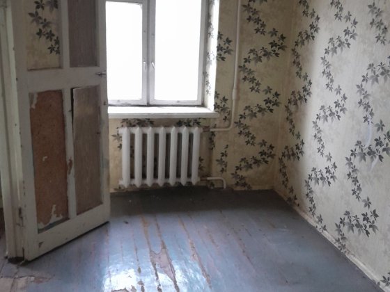 Трёшка на Ингульце под ремонт 1 этаж. Кривой Рог