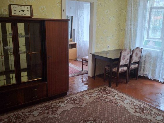 Продам 2-кімнатну квартиру по вул. Соборності Кривий Ріг