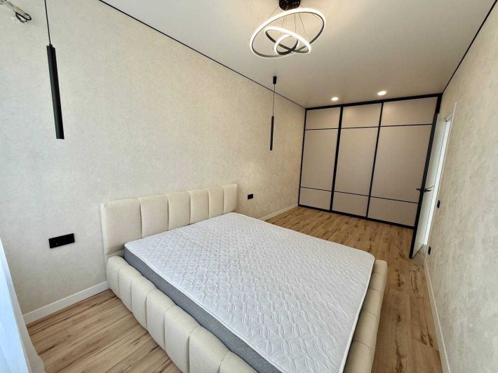 Продаж квартири з сучасним ремонтом - фото 1