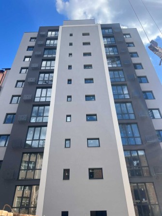 Продається 2к Біля Парку та Озера - фото 1