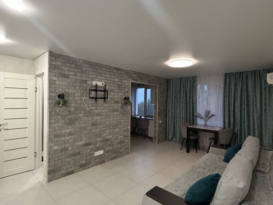 Продається сучасна 3-кімнатна квартира в центрі міста! Кривой Рог