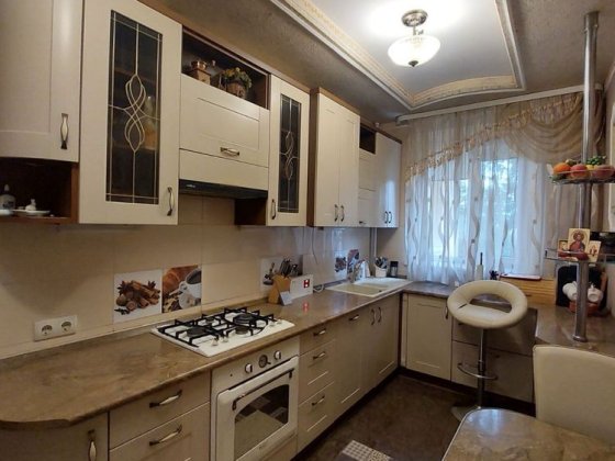 ПРОДАЖ! Трикімнатна квартира район вул.Чернишевського Луцк