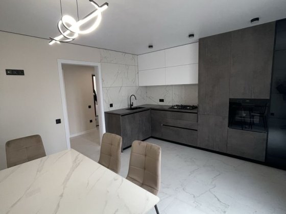 Простора 1 кім. квартира з ремонтом в новобудові! Луцк