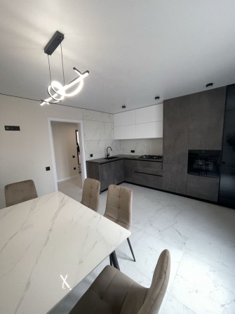 Простора 1 кім. квартира з ремонтом в новобудові! - фото 1