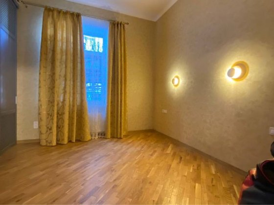 Продається елітна квартира в центрі .Парк.Озеро.Австрійський люкс. Ивано-Франковск