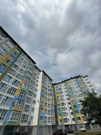 Дешева видова 2-кімнатна в обжитому будинку! - фото 1