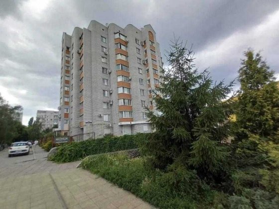 Продається 1/2 частки власності  у квартирі-студії на березі Дніпра Кременчуг