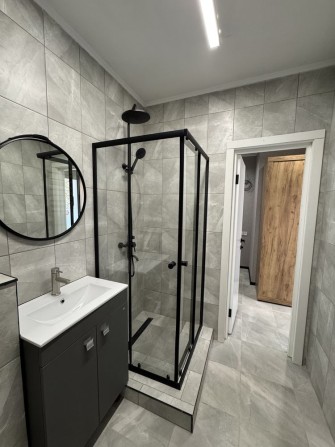 Квартира з новим ремонтом і меблями! Поруч ТРЦ Авенір Плаза - фото 1