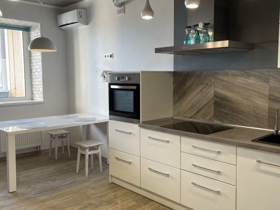 Центр м. Буча. 2х кімнатна 90 кв.м. Київміськбуд. Буча