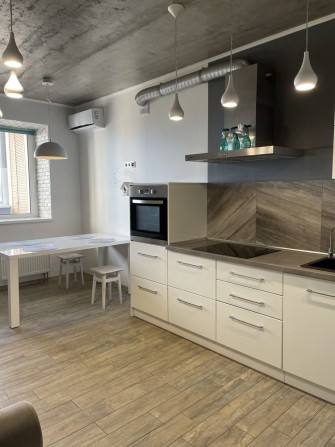 Центр м. Буча. 2х кімнатна 90 кв.м. Київміськбуд. - фото 1