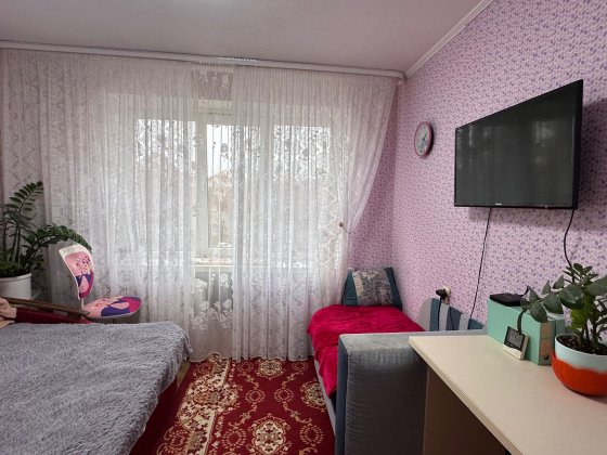 3 кімнатна квартира на Конякіна в хорошу стані з меблями Луцк