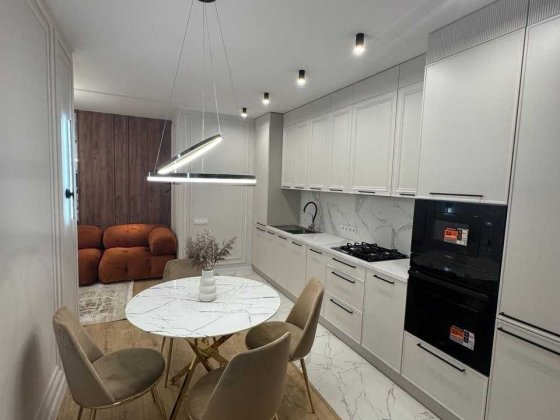 Простора та стильна 2-кімнатна квартира у самому центрі міста Ивано-Франковск