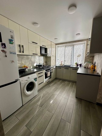 Продам 3-кімнатну двоповерхову квартиру. - фото 1