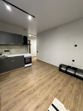 Шикарна однокімнатна квартира з новим ремонтом ! Буча ! - фото 1