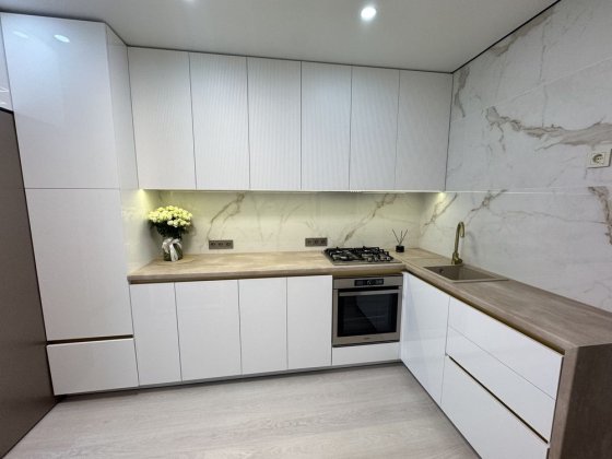 Шок Ціна.! 2 Кк з сучасним ремонтом!Центр Бучі!Кладова в подарунок! Буча