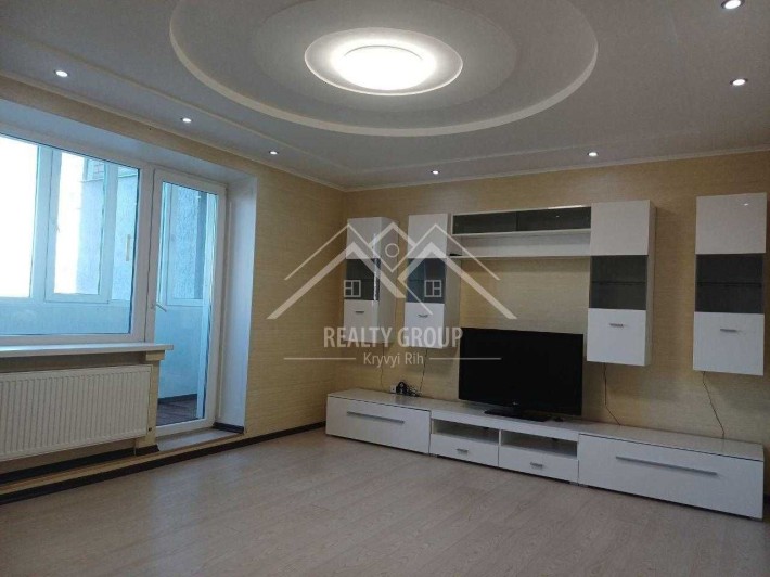 Продаж 4 кімн. чешки з двома лоджиями, автономкою, меблями та технікою - фото 1