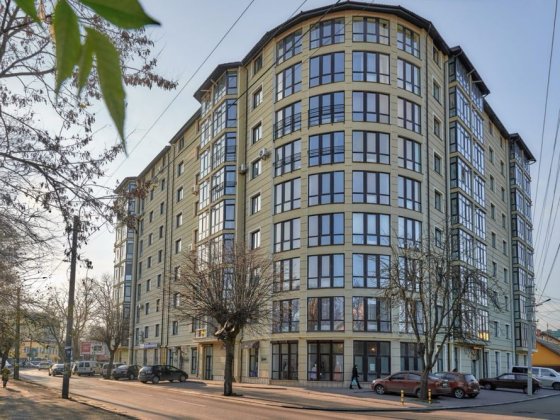 Центр 2кім 60м2 ремонт меблі техніка вул Довга поруч Озеро та річка Ивано-Франковск