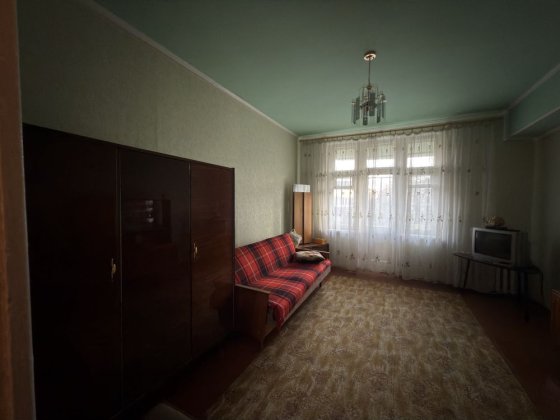 Двушка на другому поверсі Піонер Кривой Рог