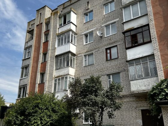Продаж 3 кімнатної квартири р-н Відродження Луцк