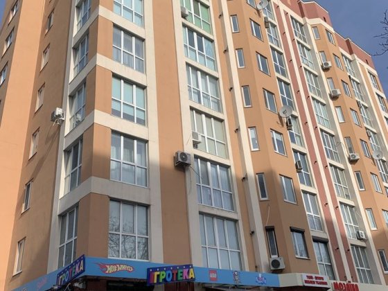 Продам 1-кімн.кв.58.3 кв.м,  по вул. Троіцькій,75, центр Кременчук