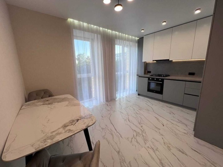 Продаж двокімнатної квартири з ремонтом в центрі Ірпеня - фото 1