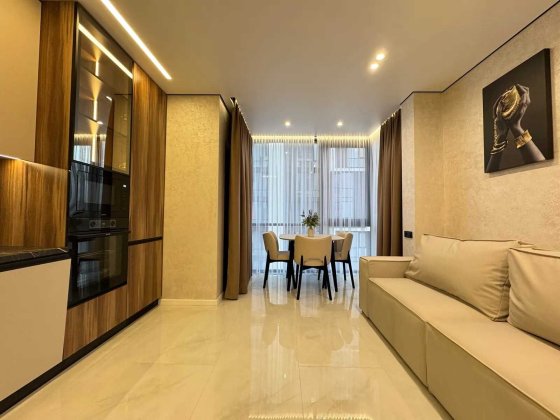 Однокімнатна з кухнею-студією з видом на Озеро Ивано-Франковск