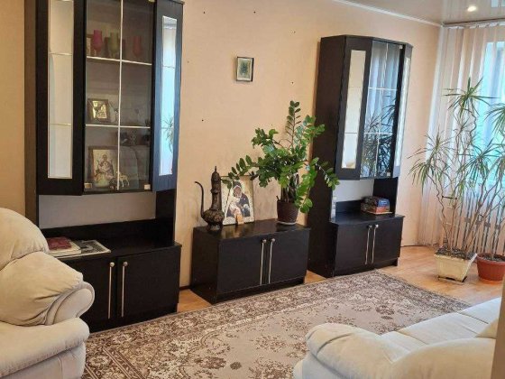 Продается 4 комнатная квартира по ул. Спасская  Саксаг. р-н Кривой рог Кривой Рог