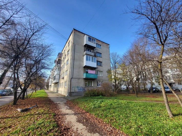 Простора 3-кімнатна квартира в м. Луцьку!!! - фото 1