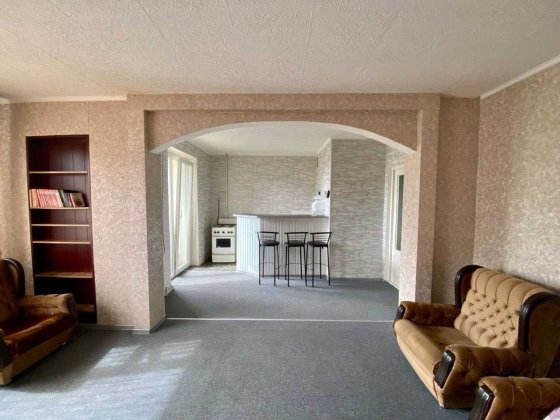 Продається 6-ти кім квартира б-р Вечірній, вул.Балакіна Кривой Рог