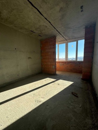 Терміновий продаж 2кім. квартири в готовому будинку! - фото 1