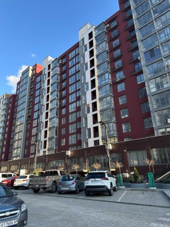 Двокімнатна центр кухня студія видова поруч ратуша та парк продам 2кім - фото 1