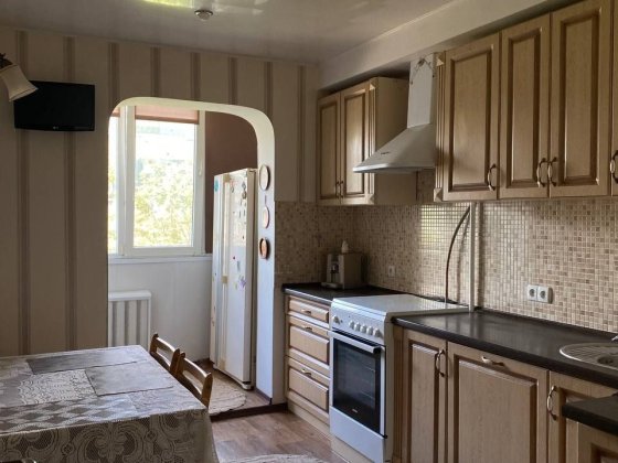 3-кімнатна квартира з ремонтом та меблями Кривий Ріг