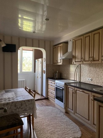 3-кімнатна квартира з ремонтом та меблями - фото 1