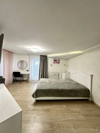 Квартира трикімнатна на вул.Зацепи - фото 1